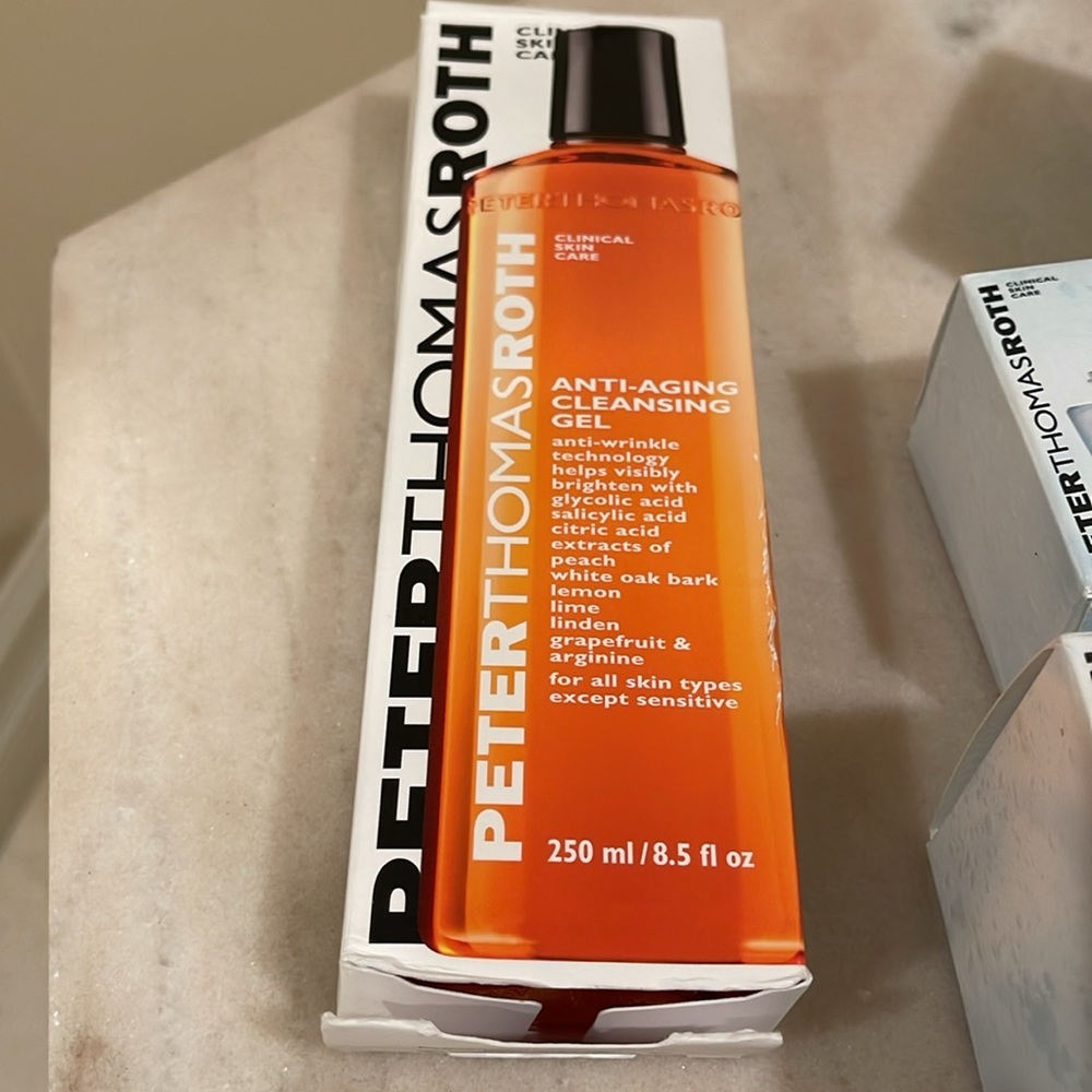 Peter Thomas Roth Clinic full facial skin care set - Picture 5 of 14